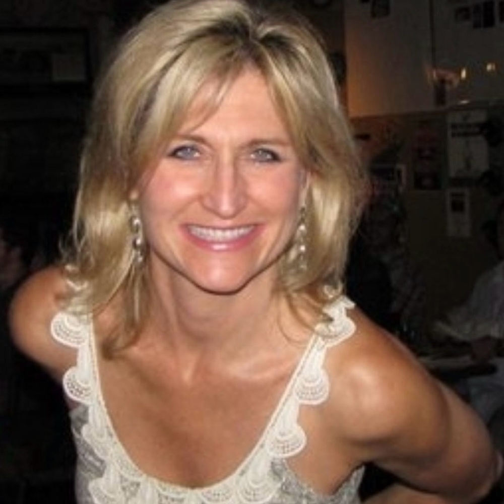Meet LaLuLushop. Posh friends. Her closet is very versatile closet. Fun Posher